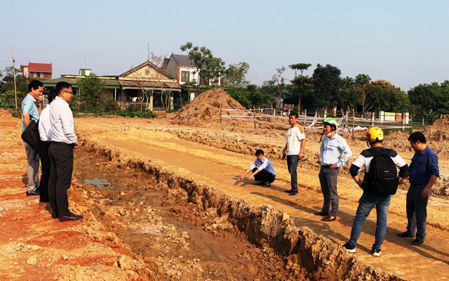 Thành phố Hà Tĩnh chủ động bàn giao mặt bằng để các đơn vị đẩy nhanh tiến độ thi công dự án đường vành đai phía đông. 