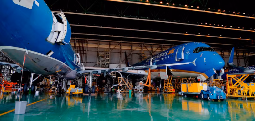 Để có giải pháp căn cơ, bảo đảm phát triển bền vững cho Vietnam Airlines, cần tái cơ cấu lại nợ bằng cách tăng vốn chủ sở hữu. Ảnh: Khiếu Minh