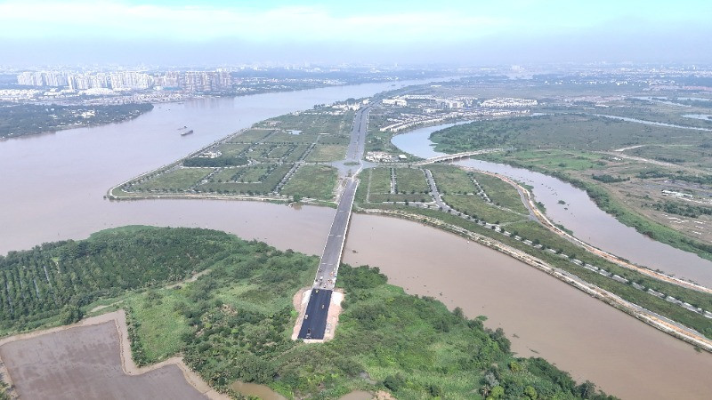 Cầu Vàm Cái Sứt trên Hương lộ 2 cơ bản hoàn thành nhưng chưa có đường kết nối.