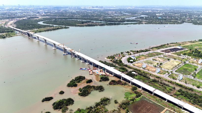Cầu Nhơn Trạch trên tuyến đường Vành đai 3-Thành phố Hồ Chí Minh kết nối huyện Nhơn Trạch (tỉnh Đồng Nai) và thành phố Thủ Đức (Thành phố Hồ Chí Minh).