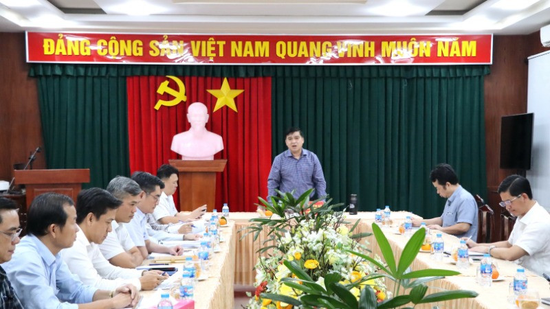 Quang cảnh buổi làm việc.