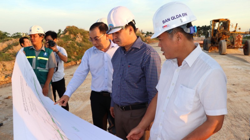 Lãnh đạo Ủy ban nhân dân tỉnh Đồng Nai kiểm tra tiến độ một dự án trọng điểm trên địa bàn huyện Long Thành.