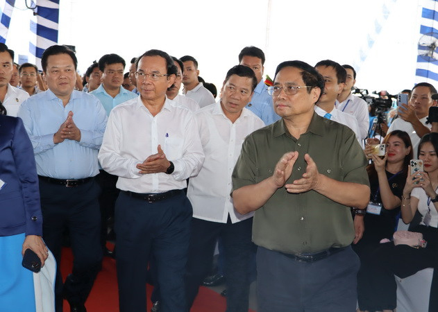 Thủ tướng Phạm Minh Chính cùng đồng chí Nguyễn Văn Nên đến dự lễ khởi công nhà ga hành khách sân bay Long Thành.