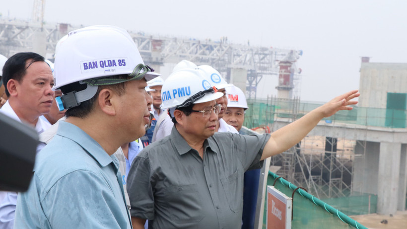 Thủ tướng Phạm Minh Chính thị sát tại tầng 4 nhà ga hành khách sân bay Long Thành.