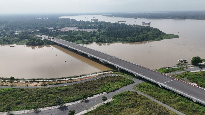 Cầu Vam Cái Sứt cơ bản hoàn thành nhưng đứng trước nguy cơ lãng phí do không có đường kết nối.