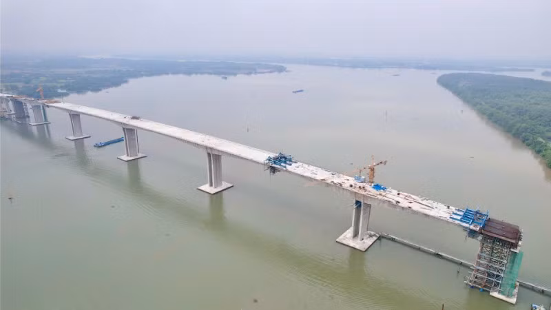 Cầu Nhơn Trạch trên tuyến đường Vành đai 3, nối giữa tỉnh Đồng Nai và Thành phố Hồ Chí Minh.