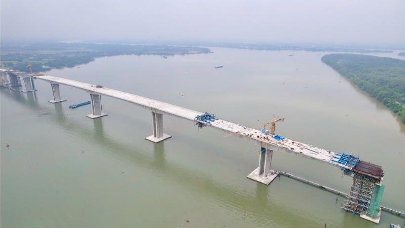 Cầu Nhơn Trạch trên tuyến đường Vành đai 3, nối giữa tỉnh Đồng Nai và Thành phố Hồ Chí Minh.