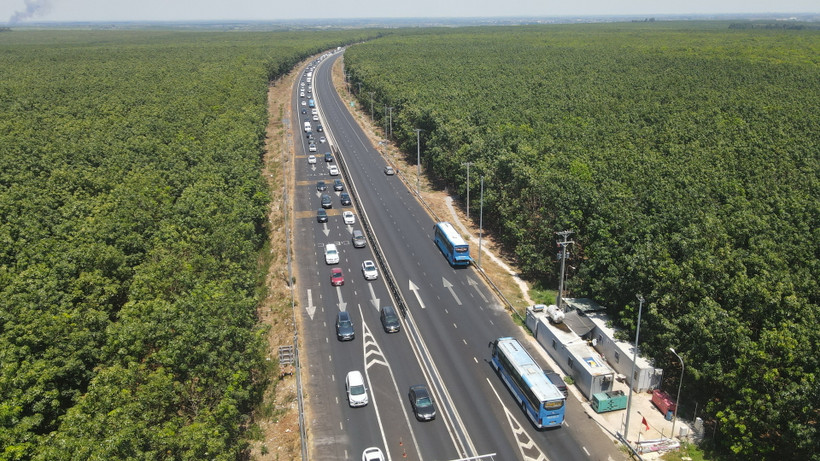 Cao tốc Phan Thiết - Dầu Giây, đoạn qua địa bàn Đồng Nai sáng 27/4.