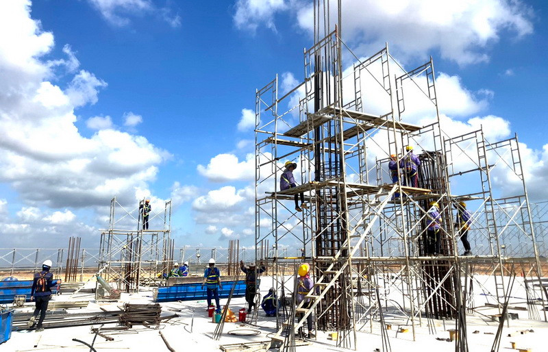 Thi công xuyên dịp lễ trên công trường dự án xây dựng sân bay Long Thành.