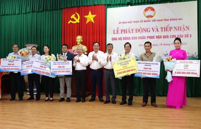 Lãnh đạo tỉnh Đồng Nai tri ân các cá nhân, doanh nghiệp ủng hộ đồng bào các tỉnh phía bắc khắc phục hậu quả do bão số 3 gây ra.