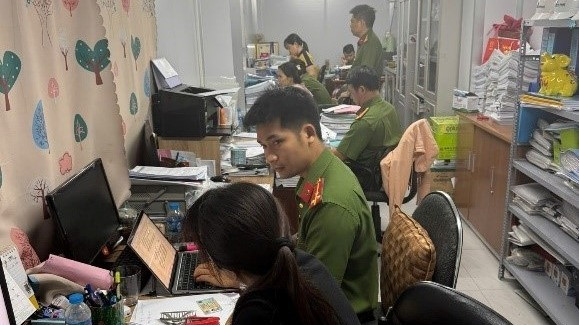 Lực lượng Cơ quan Cảnh sát điều tra Công an tỉnh Đồng Nai kiểm tra Công ty cổ phần vận tải Hòa Thịnh Phát.