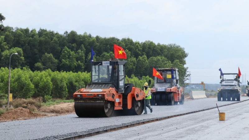 Tỉnh Đồng Nai đang nỗ lực đẩy nhanh các dự án trọng điểm, góp phần thúc đẩy tăng trưởng 10%.
