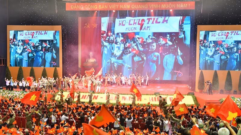 Chương trình nghệ thuật đặc biệt Thủ đô 70 năm - Bản Hùng ca". (ẢNH: ĐĂNG KHOA)