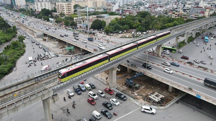 Đường sắt Nhổn-ga Hà Nội đang được chạy thử liên tục trước khi đưa vào khai thác.