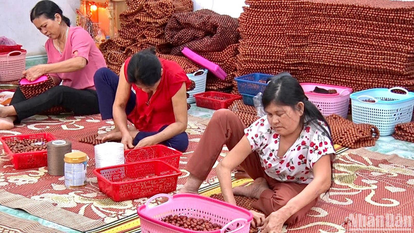 Nhiều người khuyết tật ở Ninh Bình được hỗ trợ học nghề đã vươn lên hòa nhập cộng đồng.