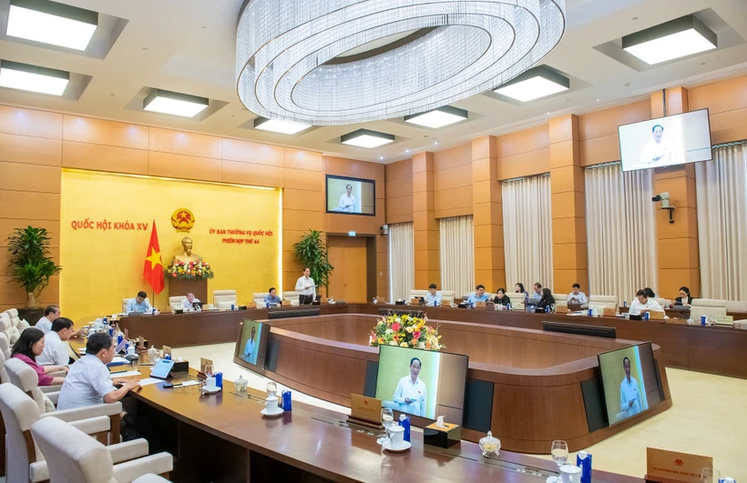 Phiên họp Ủy ban Thường vụ Quốc hội cho ý kiến về Dự thảo Nghị quyết đào tạo các ngành, nghề chuyên môn đặc thù trong lĩnh vực nghệ thuật. (Ảnh Duy Linh)
