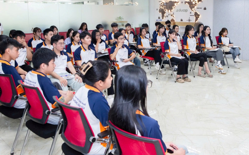 Sinh viên ngành giao thông vận tải trong một chương trình thực tế tại doanh nghiệp. Ảnh: DUY TÙNG