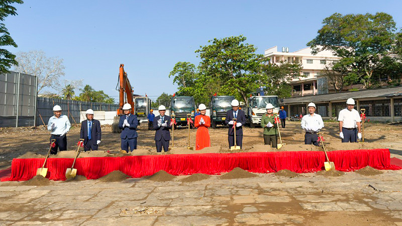 Nghi thức lễ khởi công công trình. 