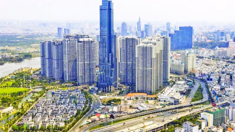 Một góc Thành phố Hồ Chí Minh hôm nay. (Ảnh HOÀNG TRIỀU)