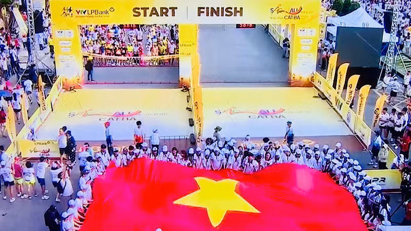 Khai mạc Giải Marathon Quốc tế VTV LP Bank “Sắc màu hoàng hôn Cát Bà 2024”.