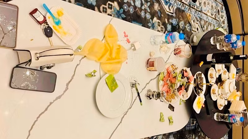 Hiện trường vụ tổ chức sử dụng trái phép chất ma túy tại khu đô thị Vinhomes Impretia bị phát hiện bắt giữ. (Ảnh: Công an cung cấp)