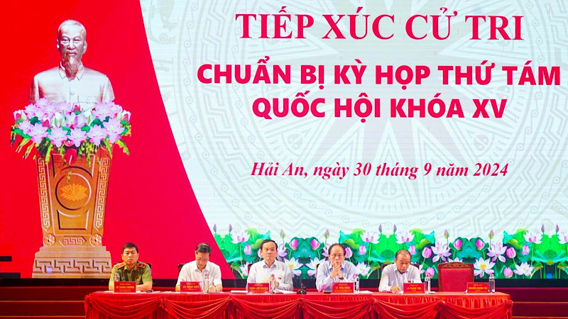 Trưởng Ban Kinh tế Trung ương Trần Lưu Quang cùng Đoàn Đại biểu Quốc hội thành phố Hải Phòng tiếp xúc cử tri tại quận Hải An.