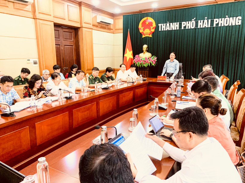 Phó Chủ tịch Ủy ban nhân dân thành phố Hải Phòng Lê Khắc Nam chỉ đạo công tác phòng, chống dịch Covid-19.