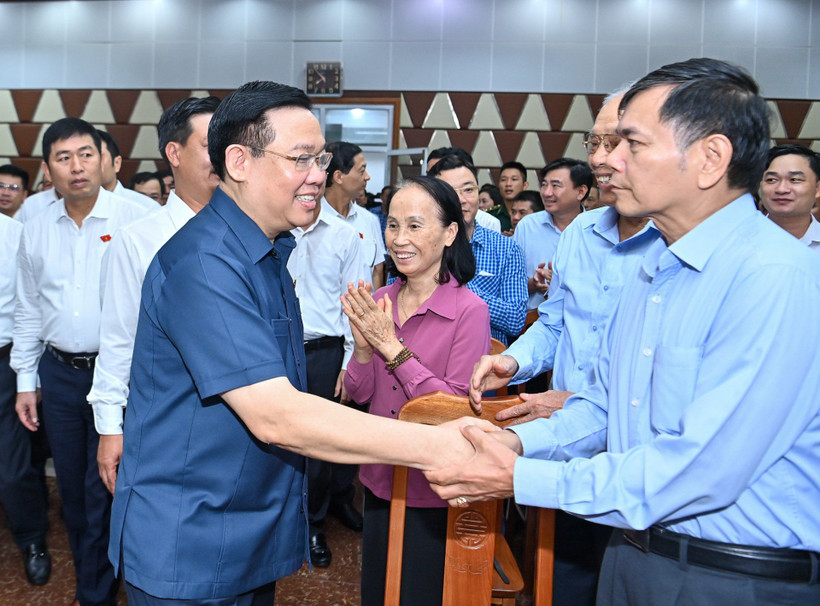 Chủ tịch Quốc hội Vương Đình Huệ tiếp xúc cử tri huyện Thủy Nguyên (TP Hải Phòng). Ảnh: Duy Linh 