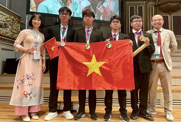 Đội tuyển quốc gia Việt Nam dự thi Olympic Hóa học Quốc tế (IchO) năm 2023, gồm bốn học sinh đều giành được huy chương; trong đó, có ba huy chương vàng và một huy chương bạc. Ảnh: TTXVN