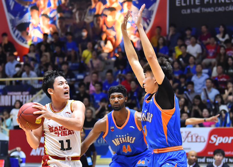 Hanoi Buffaloes lội ngược dòng ngoạn mục để vươn lên dẫn đầu bảng xếp hạng. Ảnh: Thủy Nguyên