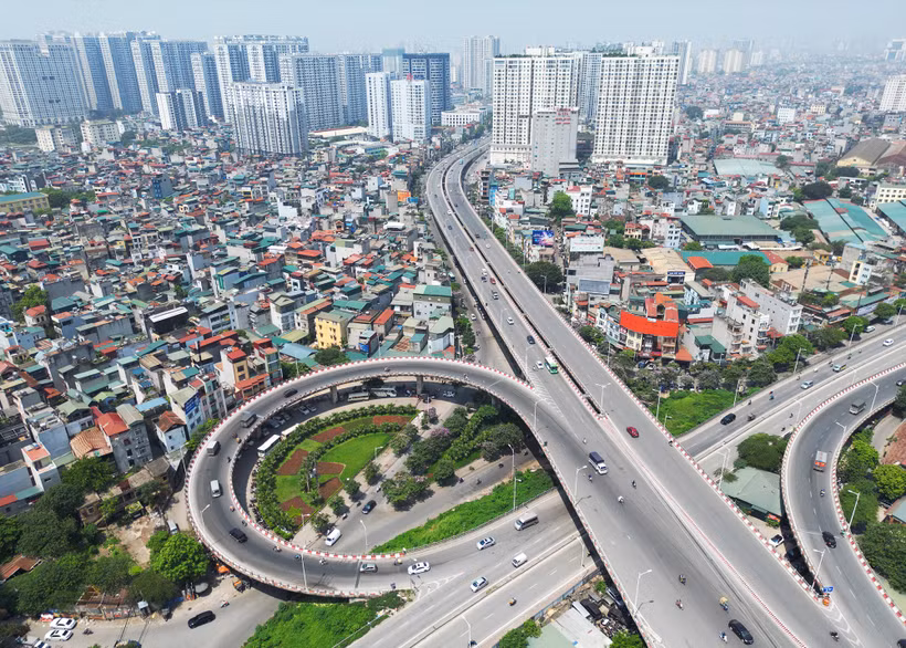 Những công trình và tuyến đường giao thông mới góp phần vào sự phát triển của Thủ đô Hà Nội. Ảnh: Mỹ Hà