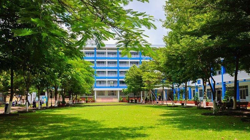 Trường đại học Lao động-Xã hội cơ sở II là một trong số ít các trường đào tạo ngành công tác xã hội.