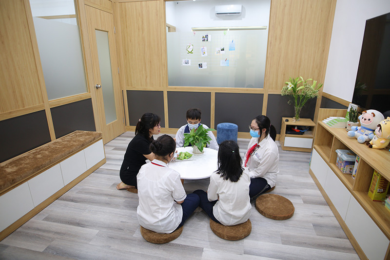 Buổi tham vấn nhóm tại một trường trung học cơ sở. Ảnh: GNI