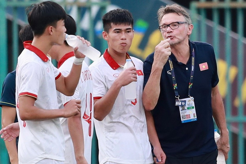 Thầy trò ông Troussier sẽ gặp phải thử thách thật sự tại Asian Cup. 