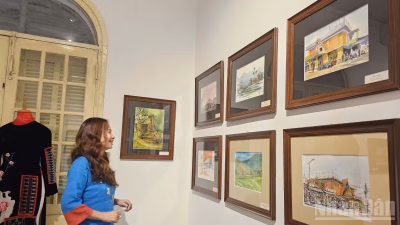 Triển lãm trưng bày gần 150 tác phẩm ký họa.