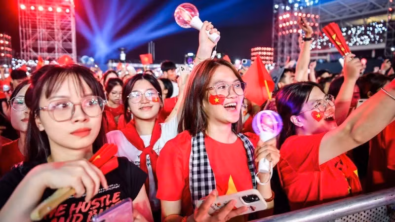 Ngày 16/8 người dân hãy mặc áo đỏ sao vàng, hòa cùng “Việt Nam tiến bước” tại Huế.