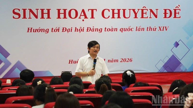 Đồng chí Nguyễn Hoài Anh, Bí thư Chi bộ Khoa Giáo dục Tiểu học, khẳng định việc tổ chức sinh hoạt chuyên đề hướng tới Đại hội XIV nhằm tạo sự thống nhất về nhận thức, củng cố niềm tin, đồng thời nâng cao tinh thần trách nhiệm của mỗi đảng viên.