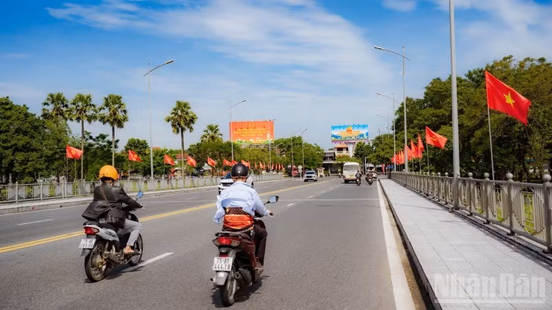 Khoảng cách từ dự án nhà ở xã hội đến nơi làm việc được xác định dựa trên tuyến đường ngắn nhất bằng phương tiện thông dụng (xe máy) thông qua nền tảng Google Maps.