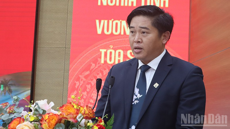 Đại diện doanh nghiệp tỉnh Lâm Đồng trình bày tham luận. ndo_br_11.jpg