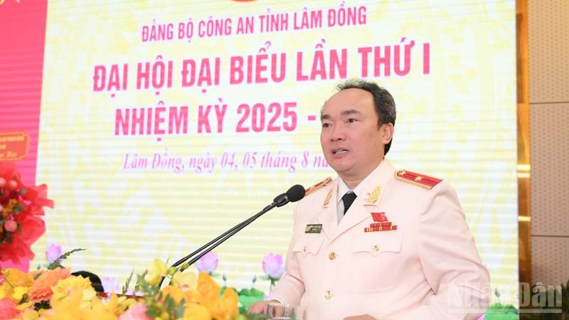 Thiếu tướng Trương Minh Đương, Ủy viên Ban Thường vụ tỉnh ủy, Bí thư Đảng ủy, Giám đốc Công an tỉnh Lâm Đồng phát biểu tại Đại hội. ndo_br_11.jpg
