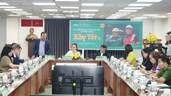 Báo Nhân Dân, Trung tâm Báo chí Thành phố Hồ Chí Minh và Công ty cổ phần xây dựng Coteccons họp báo thông tin lễ ký kết biên bản ghi nhớ, chung tay mở rộng quy mô chương trình “Xây Tết 2026” trên địa bàn Thành phố Hồ Chí Minh. (Ảnh: THẾ ANH)
