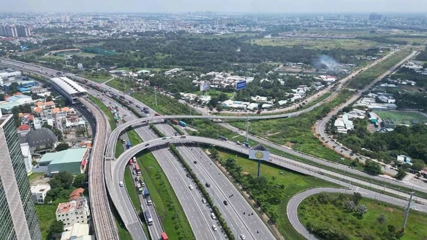 Khu vực xây dựng dự án Khu thể dục thể thao Rạch Chiếc. (Ảnh: VÕ LÊ)