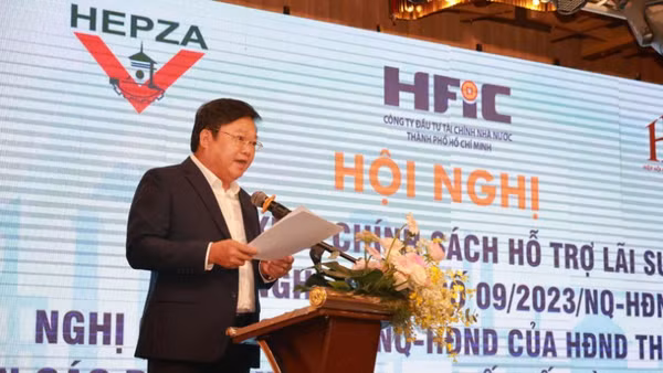 Công ty Đầu tư Tài chính nhà nước và Ban Quản lý các Khu chế xuất và công nghiệp Thành phố Hồ Chí Minh phối hợp tổ chức Hội nghị triển khai thực hiện chính sách hỗ trợ lãi suất ưu đãi đến các doanh nghiệp đóng trong khu chế xuất và khu công nghiệp. (ảnh: QUÝ HIỀN)