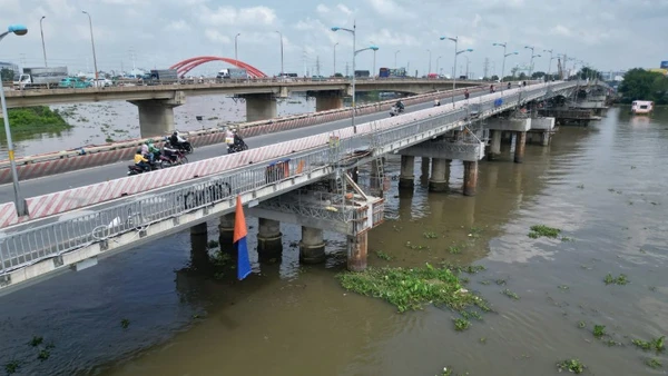 Bảo Đảm An Toàn Lao Động Là Trách Nhiệm Của Cả Người Lao Động Và Người Sử Dụng Lao Động Thi Công Nâng Tĩnh Không Cầu Bình Triệu, Sớm Thông Xe, Giảm Ùn Tắc Cho Cửa Ngõ Phía Đông Của Thành Phố Hồ Chí Minh Trong Tháng 11 Tới. (Ảnh: Thế Anh)