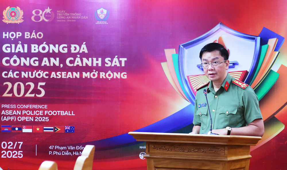 Đại tá Phạm Kim Đĩnh - Cục trưởng Cục Công tác Chính trị (Bộ Công an) phát biểu tại buổi họp báo. 3fb3c7b6171ca042f90d.jpg