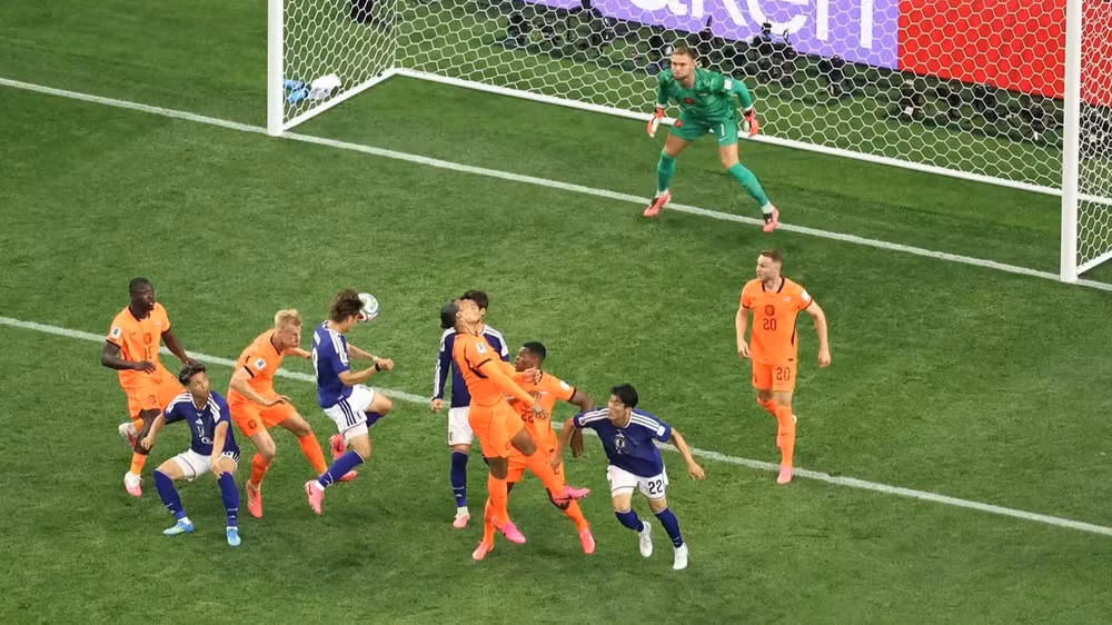 Bàn thắng bằng tình huống đánh đầu của Koki Ogawa giúp Nhật Bản hòa 2-2 Hà Lan. (Ảnh: FIFA)