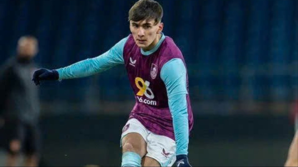 Brandon Ly tập luyện cùng câu lạc bộ Burnley FC. (Ảnh: Burnley FC)