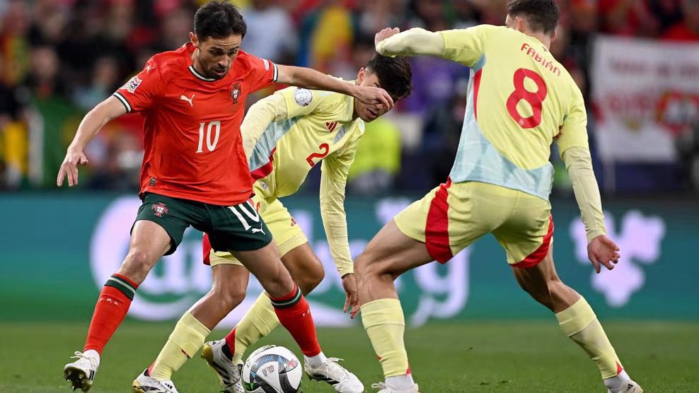 Thế trận đôi công hấp dẫn được hai đội tạo ra. (Ảnh: UEFA) portugal-v-spain-uefa-nations-league-2025-final-1-copy.jpg