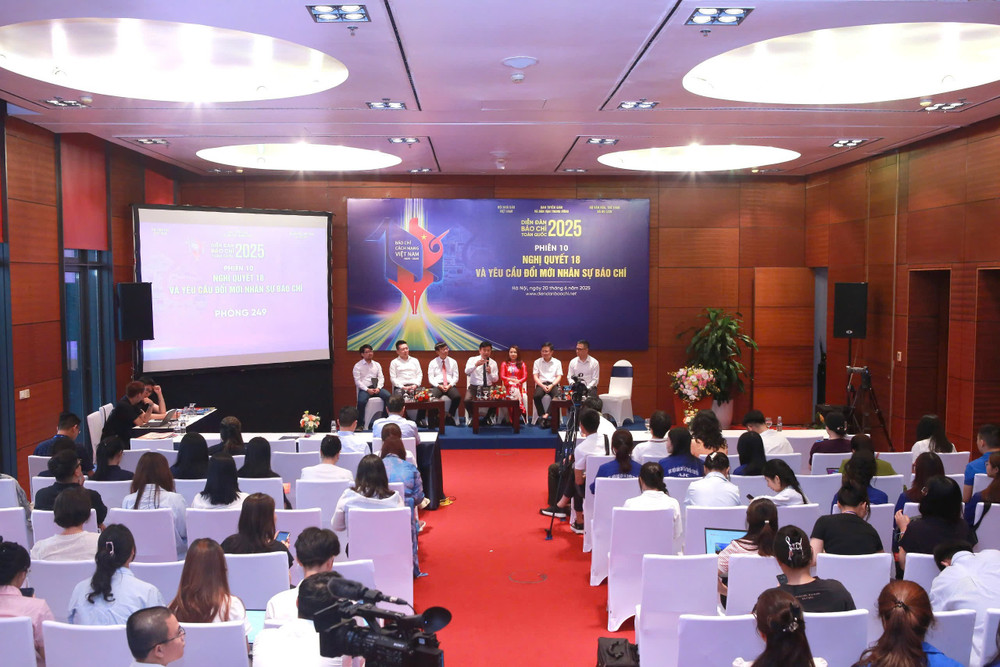 Quang cảnh phiên thảo luận. f925e6705473e32dba625.jpg
