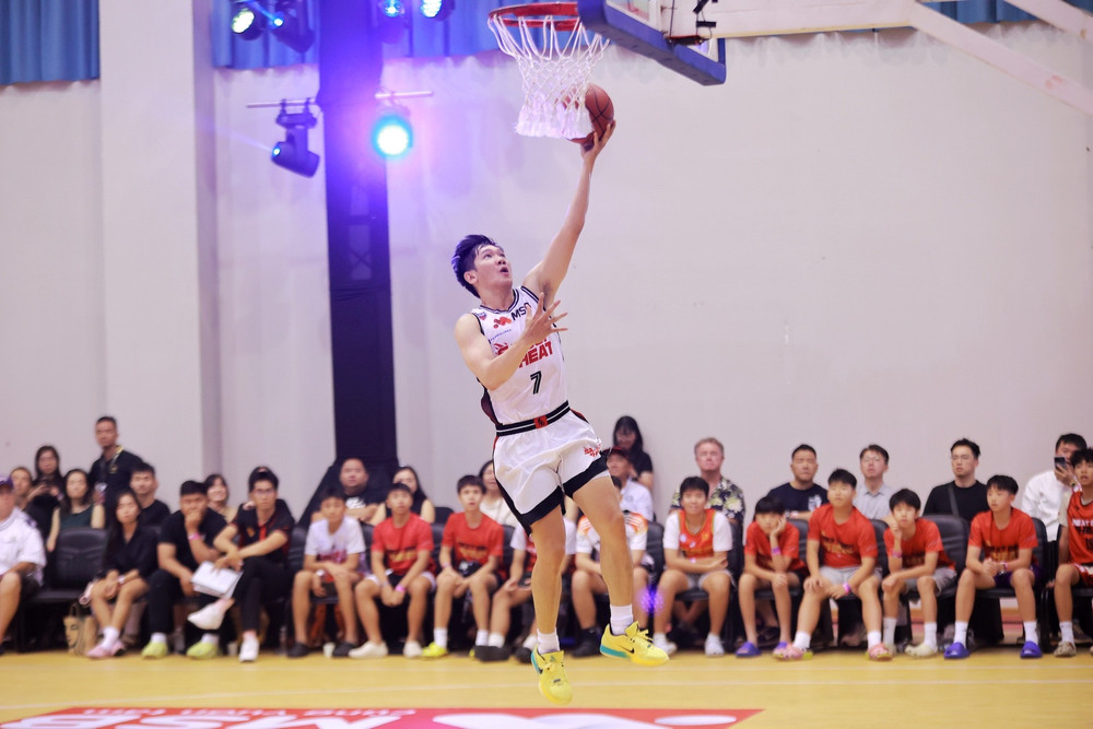 Dư Minh An giúp Saigon Heat giành chiến thắng. (Ảnh: VBA) 3-du-minh-an-len-ro-ghi-diem-cho-saigon-heat.jpg